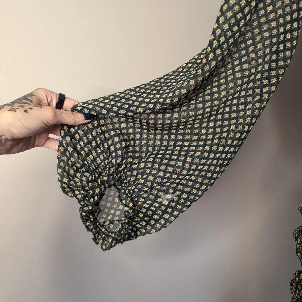 Spring Cottage Bodycon Dress - Picture 2 of 6